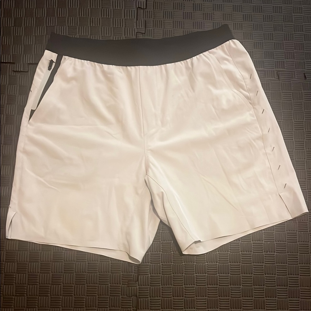 Men's Ten Thousand Shorts L, 7inch No Liner